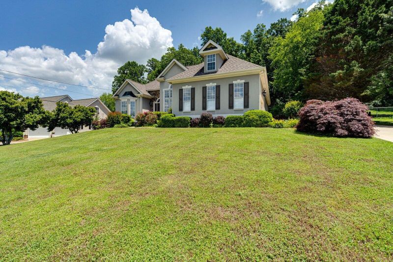 234 Valley Breeze Dr, Ringgold, GA 30736