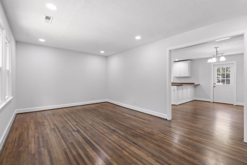249 Palm Beach Ave, Rossville, GA 30741