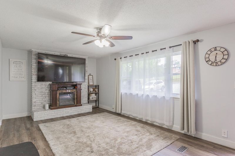 62 Newman Dr, Rossville, GA 30741