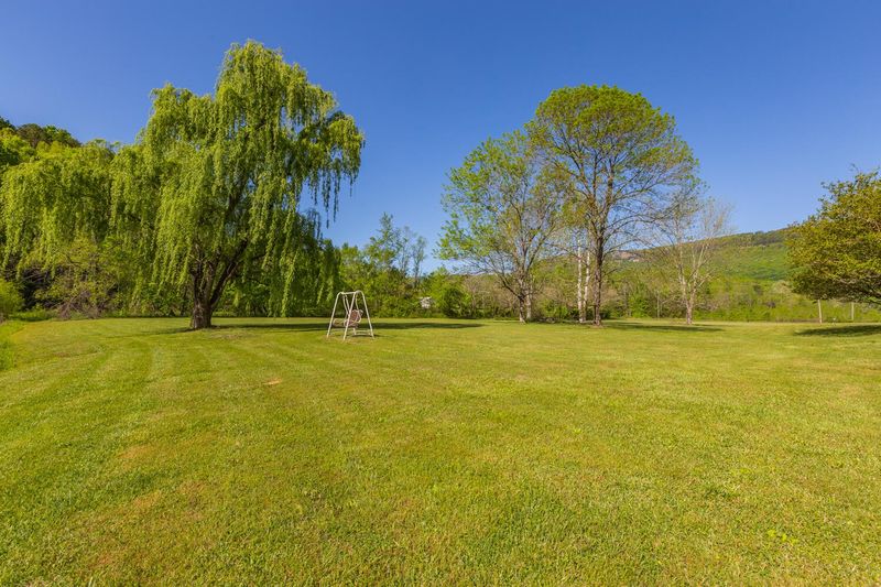 2027 W Cove Rd, Chickamauga, GA 30707