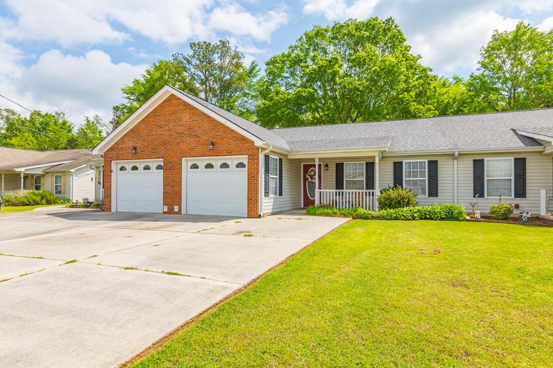 129 Anchor Dr, Rossville, GA 30741