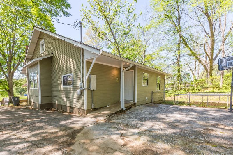 315 S Oak St, La Fayette, GA 30728