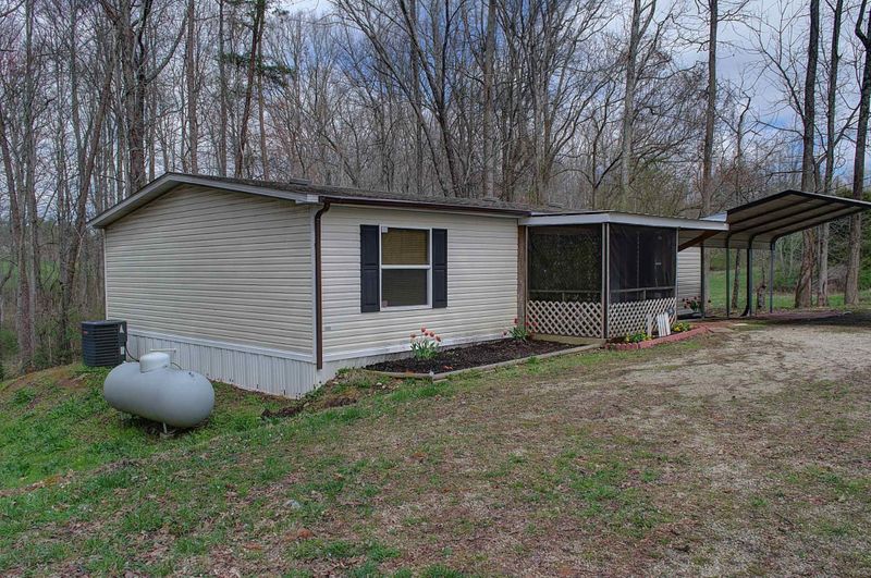 788 Porter Rd, Trenton, GA 30752