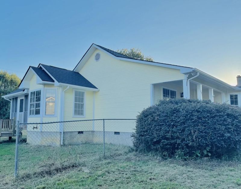 121 Will Ln, La Fayette, GA 30728