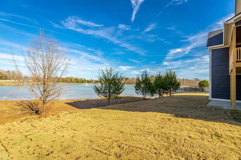 476 Lakeshore Cove Dr, Fort Oglethorpe, GA 30742