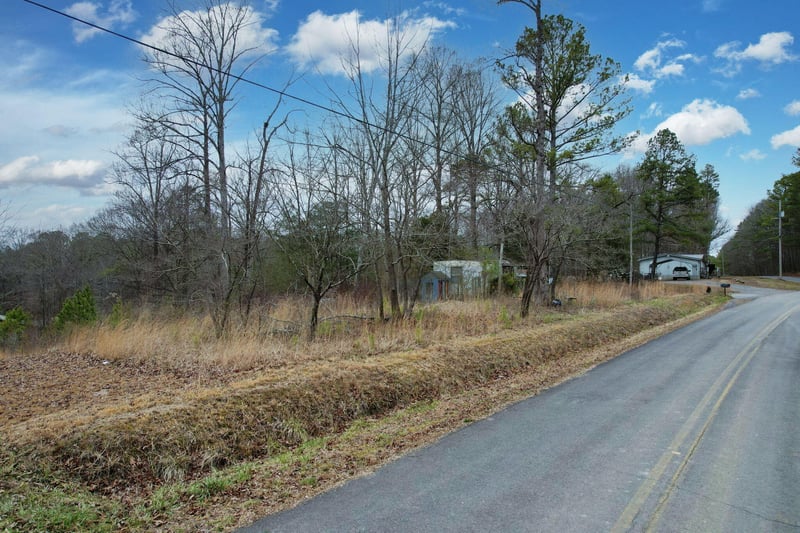 592 Douthitt Rd, Crandall, GA 30711