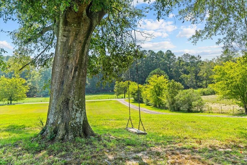 2244 Bryant Cir NE, Dalton, GA 30721