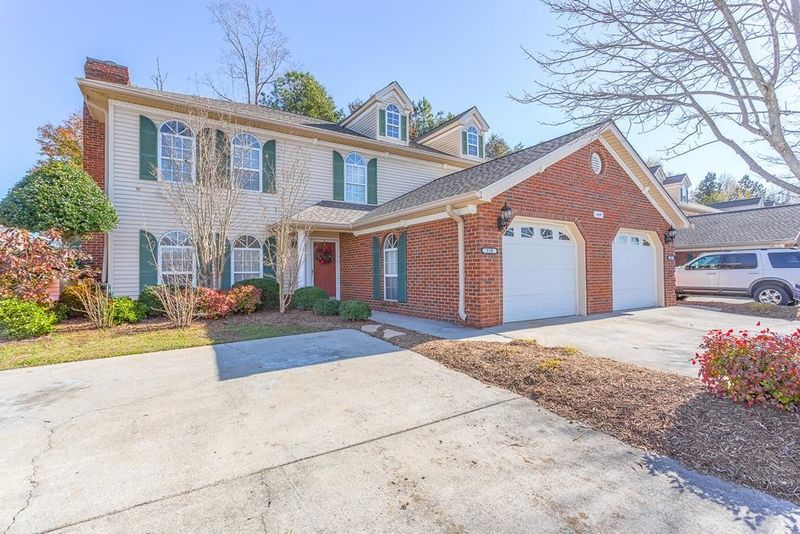 1698 Summit Dr N, Dalton, GA 30721