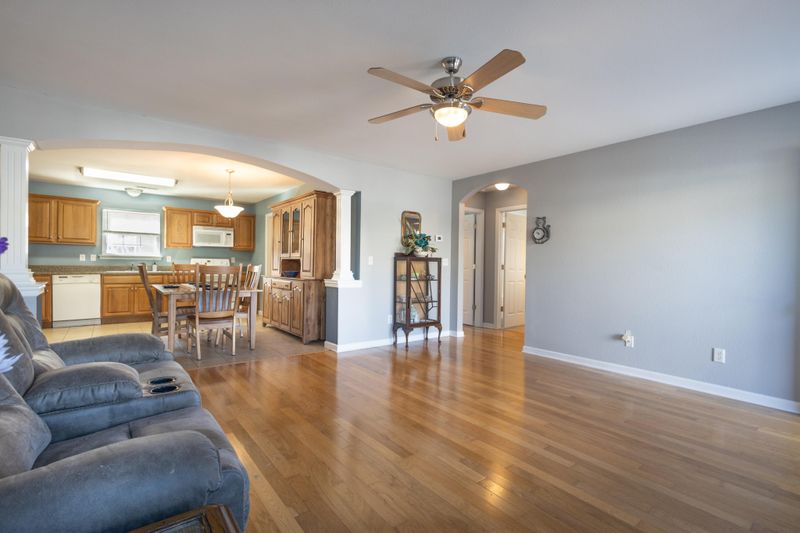 603 Cedar Creek Dr, Rossville, GA 30741
