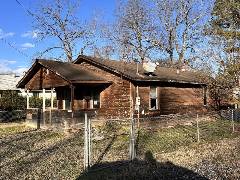 808 Indian Ave, Rossville, GA 30741