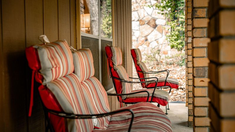 20612 Rainbow Dr, Lookout Mountain, GA 30750