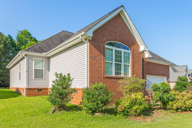 40 E Riley St, Chatsworth, GA 30705