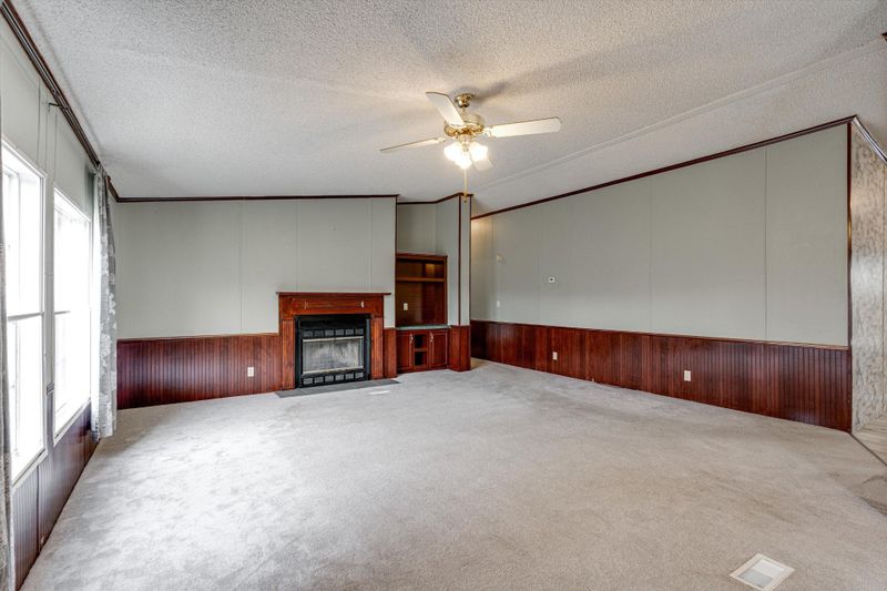 142 Bates Dr, La Fayette, GA 30728
