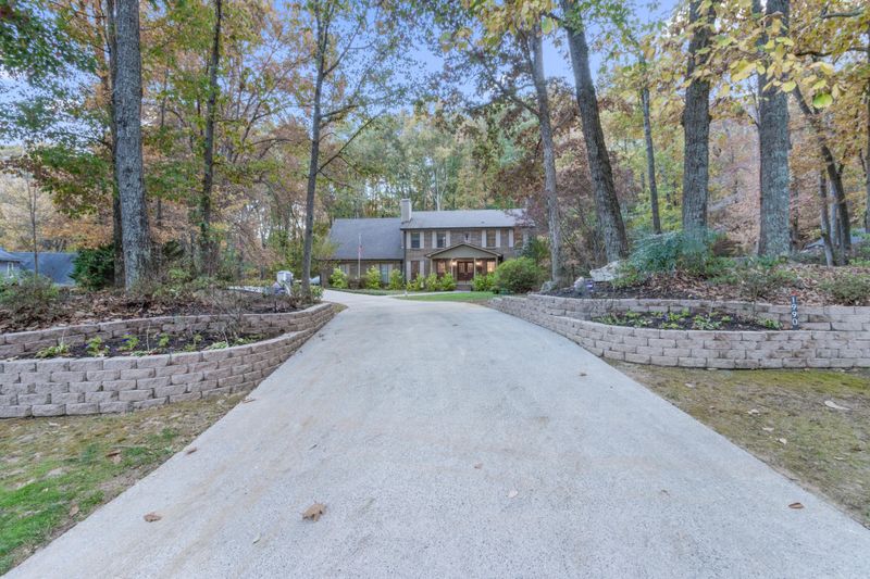 1990 Sourwood Dr, Dalton, GA 30720