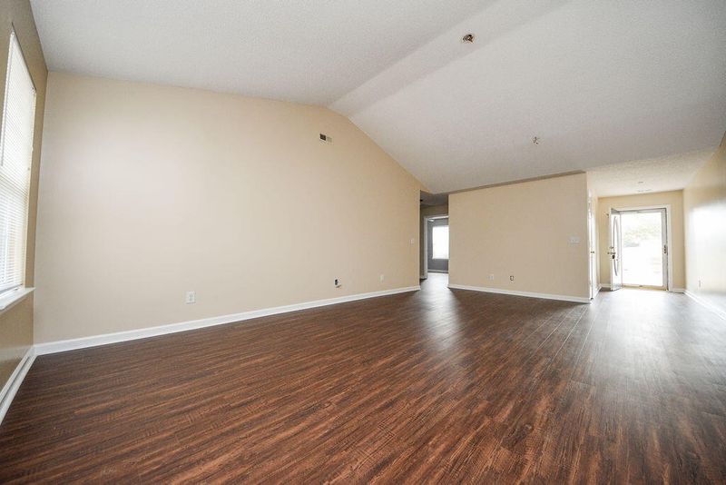 215 Century Station Dr, Rossville, GA 30741