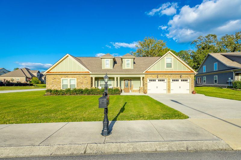 243 Running Oak Dr, Ringgold, GA 30736