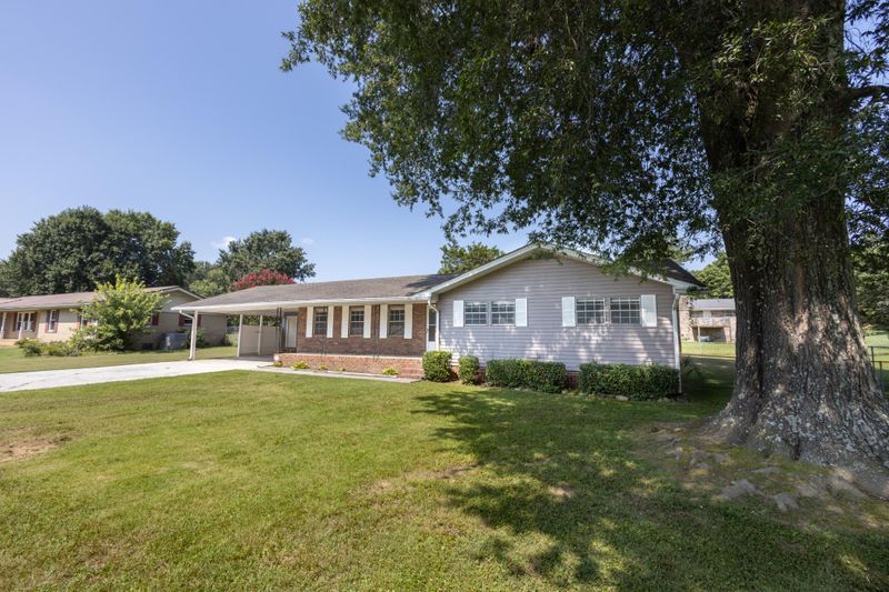 421 Hasty Dr, Tunnel Hill, GA 30755