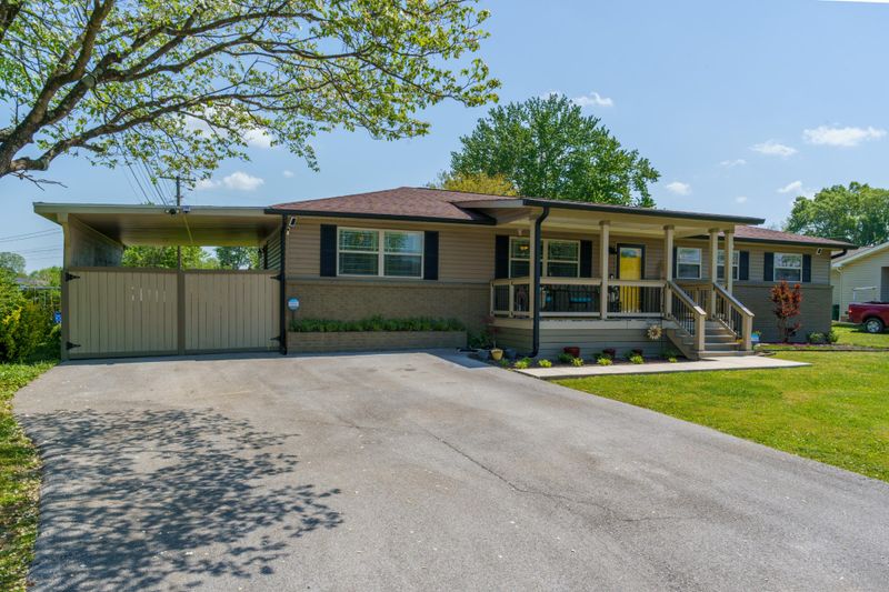 25 Huntington Rd, Rossville, GA 30741