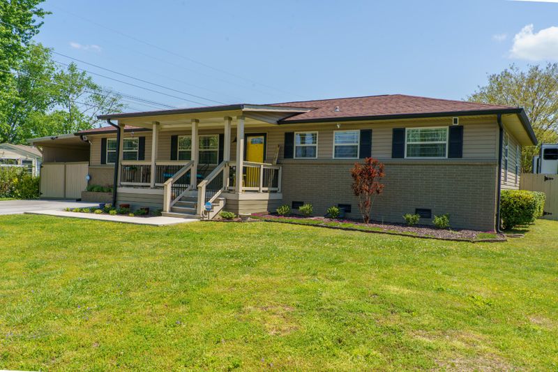 25 Huntington Rd, Rossville, GA 30741