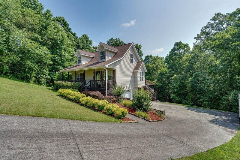 1359 Dustin Dr, Dalton, GA 30720