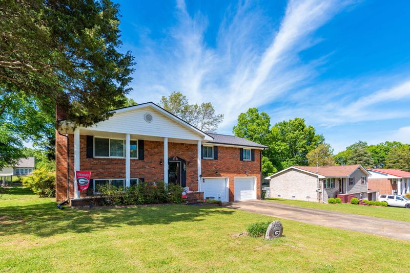 8 Maple Ln, Fort Oglethorpe, GA 30742