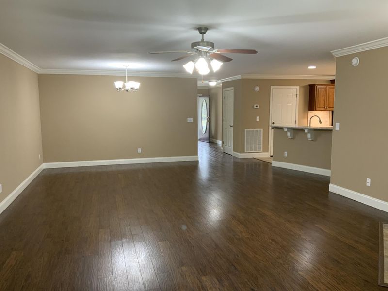 1003 Applebrook Dr, Rossville, GA 30741