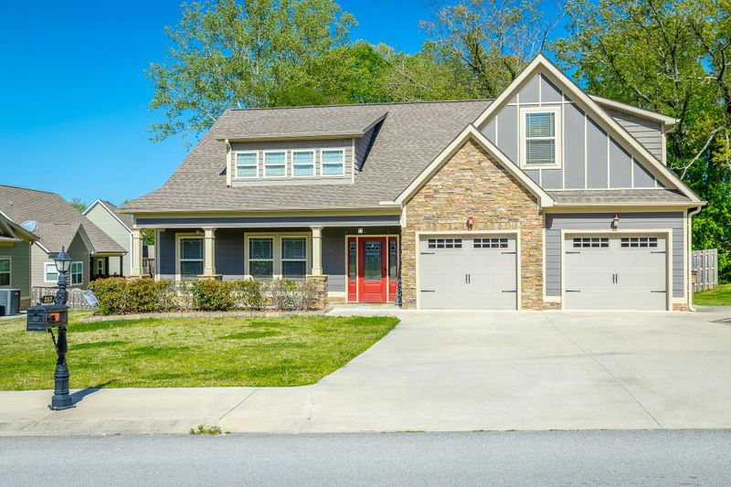 257 Running Oak Dr, Ringgold, GA 30736