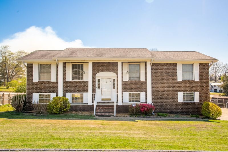132 Rocky Ford Rd, Rossville, GA 30741