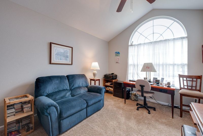 191 Honeyberry Ln, Rossville, GA 30741