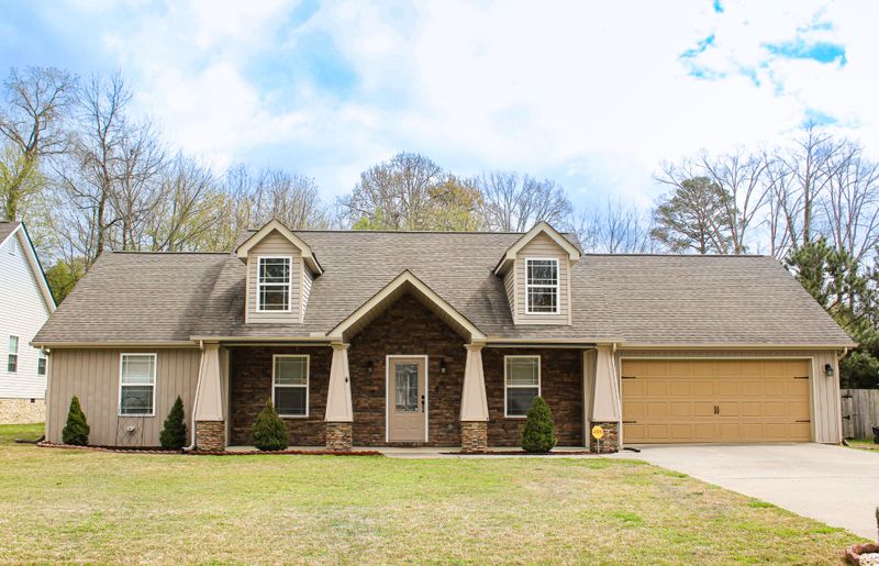404 Southern Dr, Ringgold, GA 30736