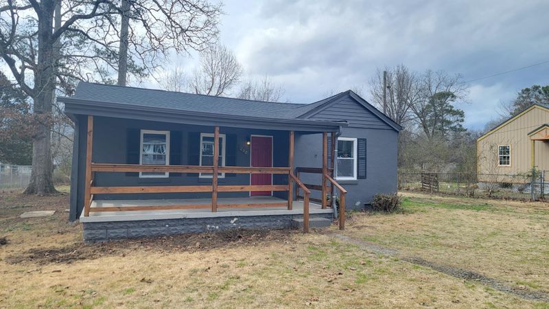 230 Hollywood Dr, Rossville, GA 30741