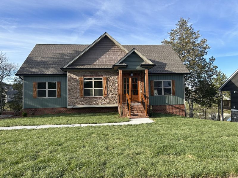 182 Ginger Lake Dr, Rock Spring, GA 30739