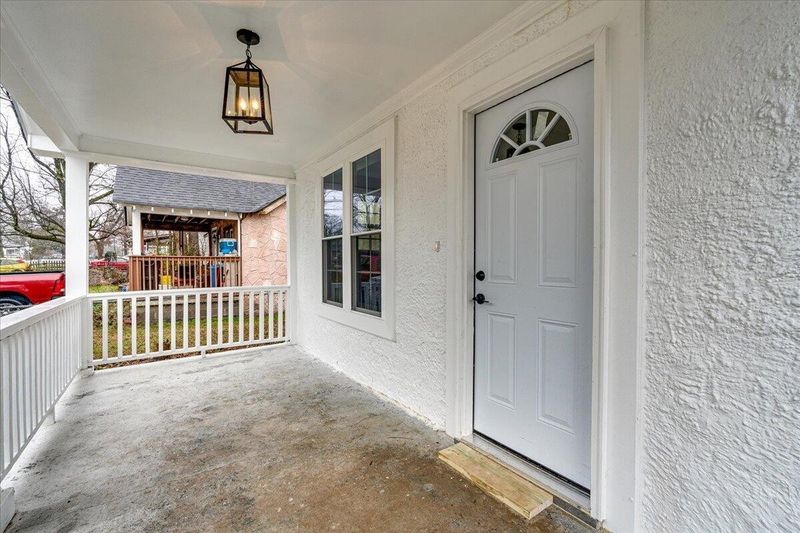 22 Hollywood Dr, Rossville, GA 30741