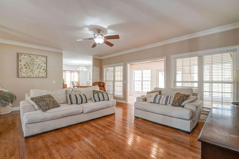 2512 Falcon Dr, Dalton, GA 30721