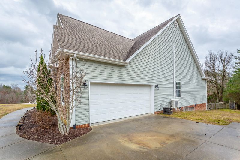 111 Red Oak Ridge Dr, Chickamauga, GA 30707
