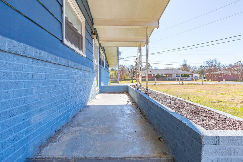 12 Haven Ln, Rossville, GA 30741