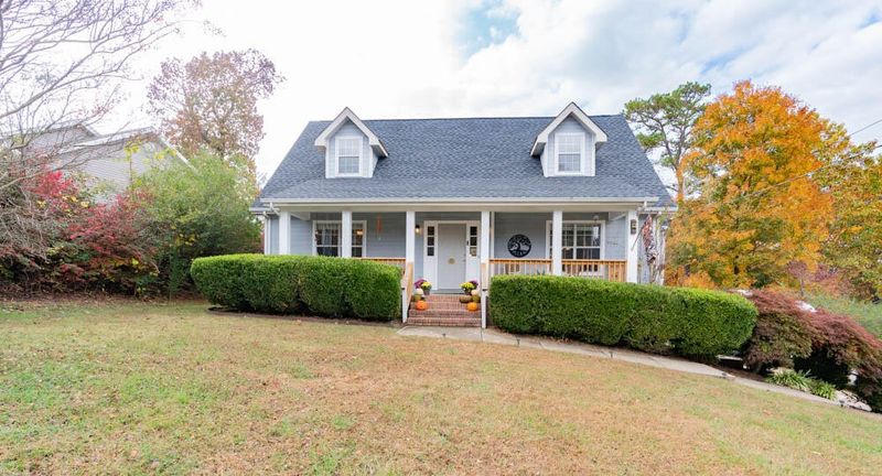 646 Middle View Dr, Ringgold, GA 30736