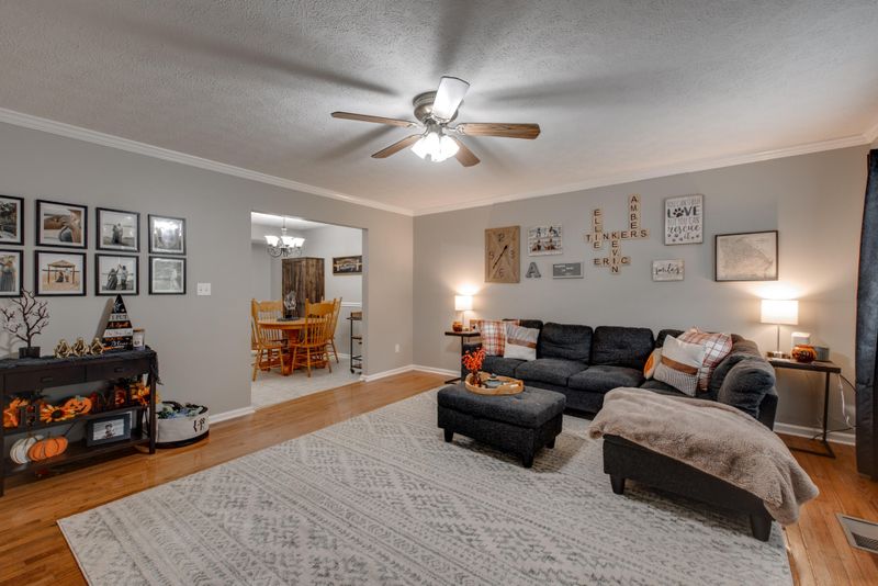 1522 E Crane St, Rossville, GA 30741