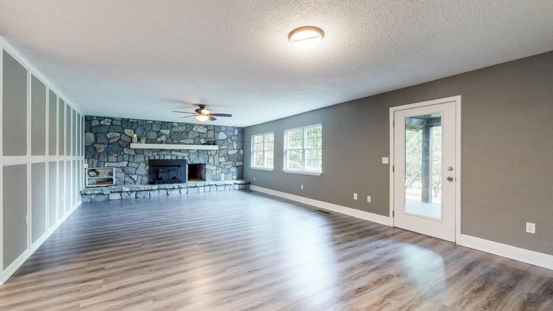 194 Ash Ln, Rock Spring, GA 30739