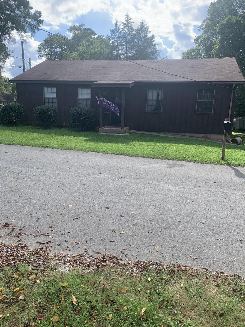 901 W 6th St, Chickamauga, GA 30707
