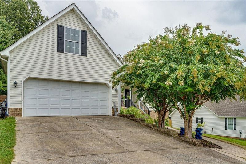 257 Battle Bluff Dr, Rossville, GA 30741