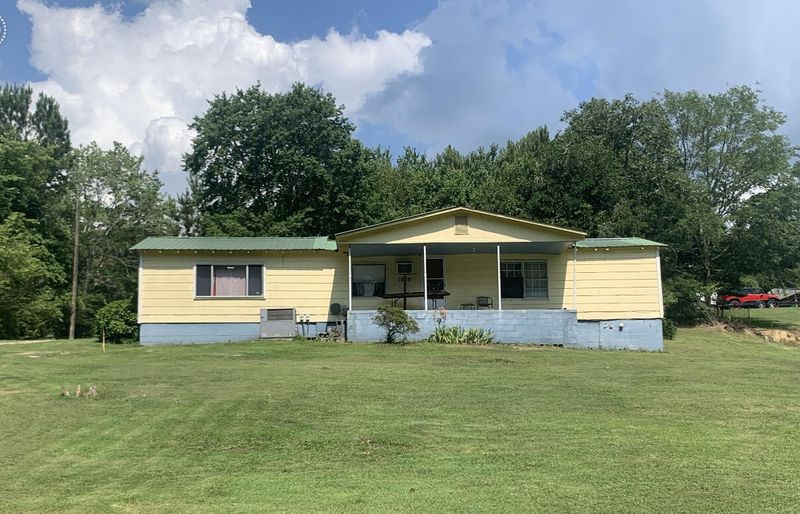 1043 Miracle Dr, Rocky Face, GA 30740