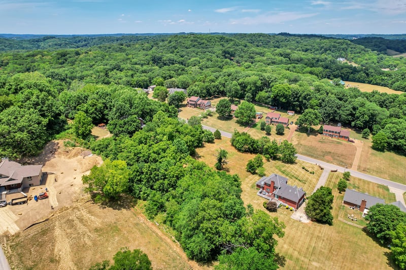 1014 Forestpointe Dr, Hendersonville, TN 37075