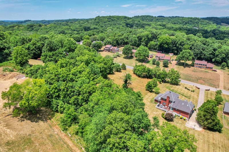 1014 Forestpointe Dr, Hendersonville, TN 37075