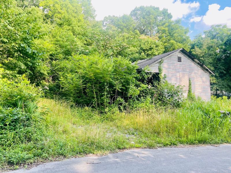 826 S Washington St, Rossville, GA 30741