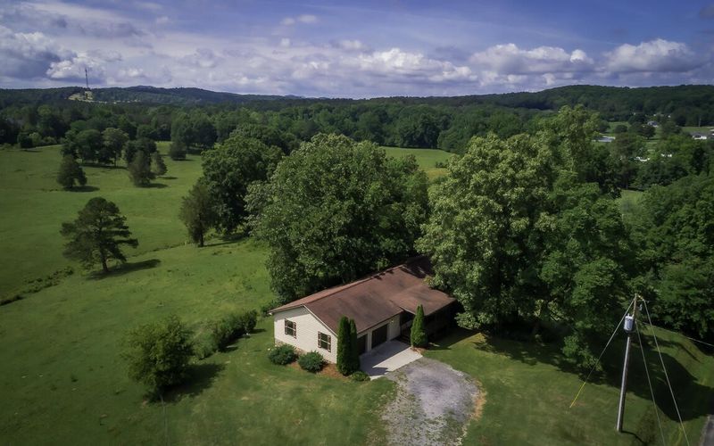 248 Cooper Rd, Tunnel Hill, GA 30755