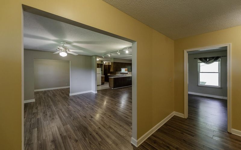 90 White Oak Dr, Ringgold, GA 30736