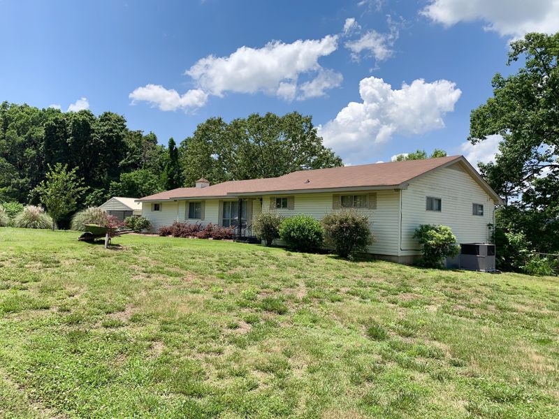 41 Crabtree Rd, Rossville, GA 30741