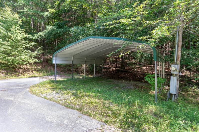 1104 N Chattanooga St #B, La Fayette, GA 30728