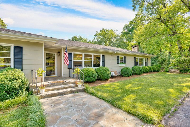 204 Princess Trl, Lookout Mountain, GA 30750